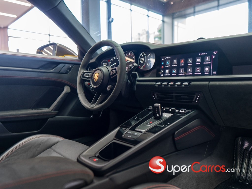 2024 Porsche 911 Carrera GTS — foto 9 / 10