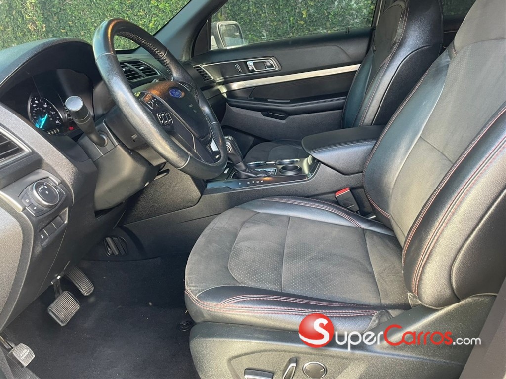 2018 Ford Explorer XLT — foto 7 / 10