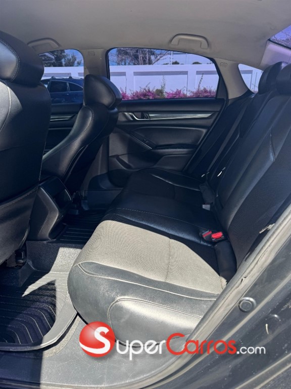 2018 Honda Accord LX — foto 6 / 8
