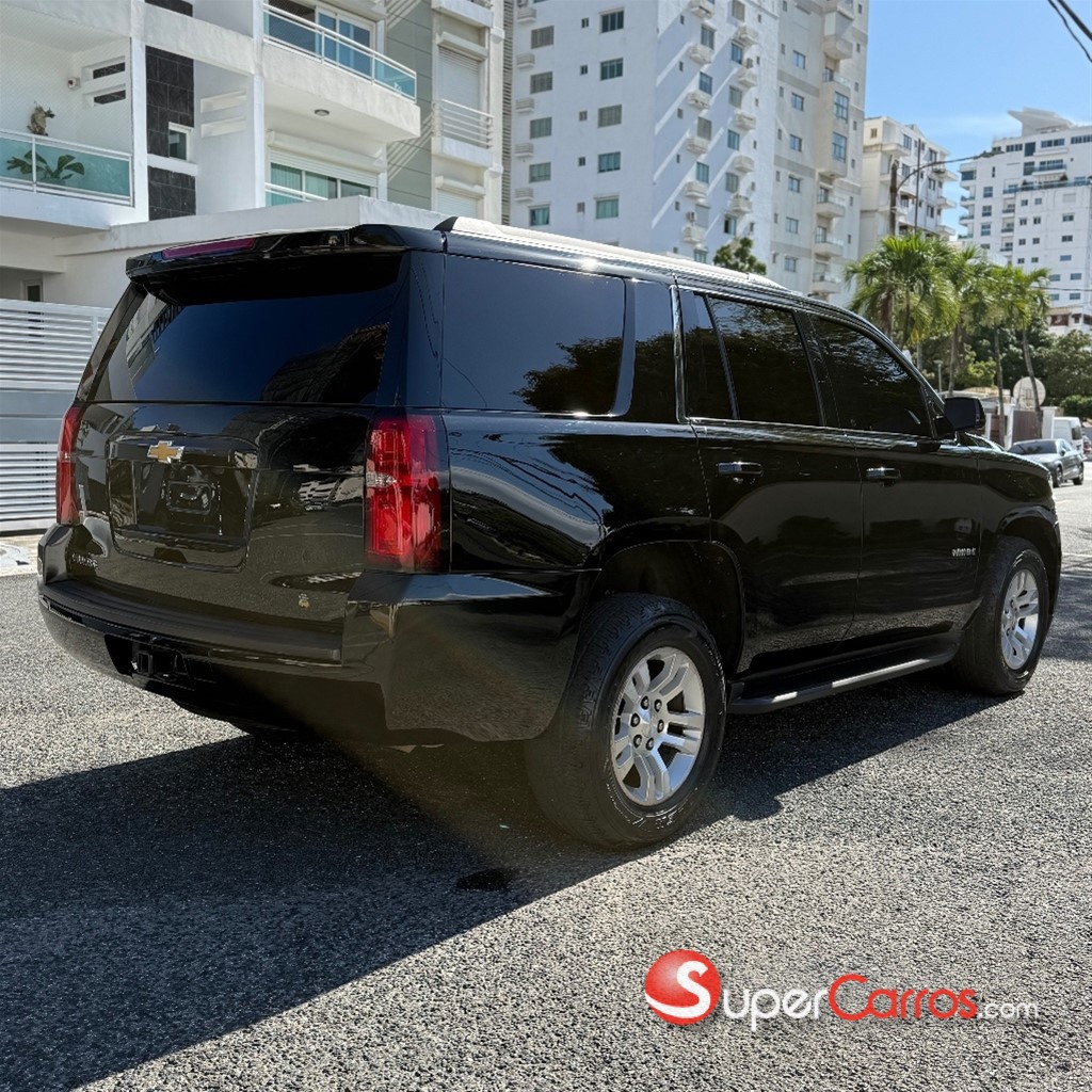 2019 Chevrolet Tahoe LT — foto 3 / 12