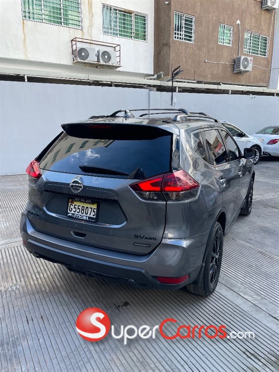 2018 Nissan Rogue MIDNIGHT — foto 6 / 12