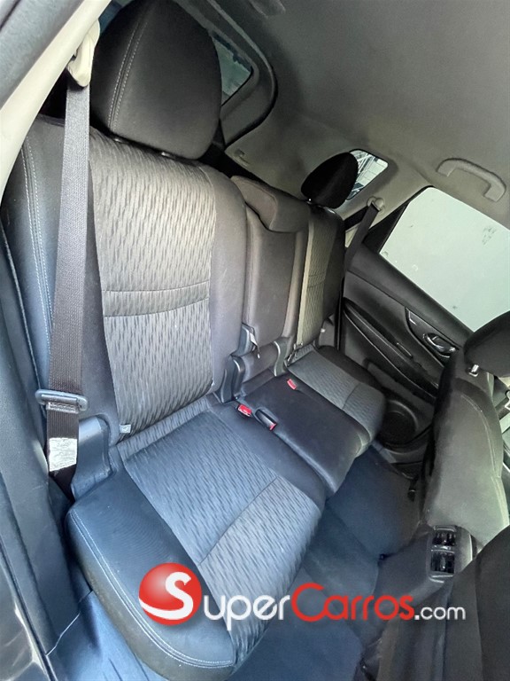 2018 Nissan Rogue MIDNIGHT — foto 7 / 12