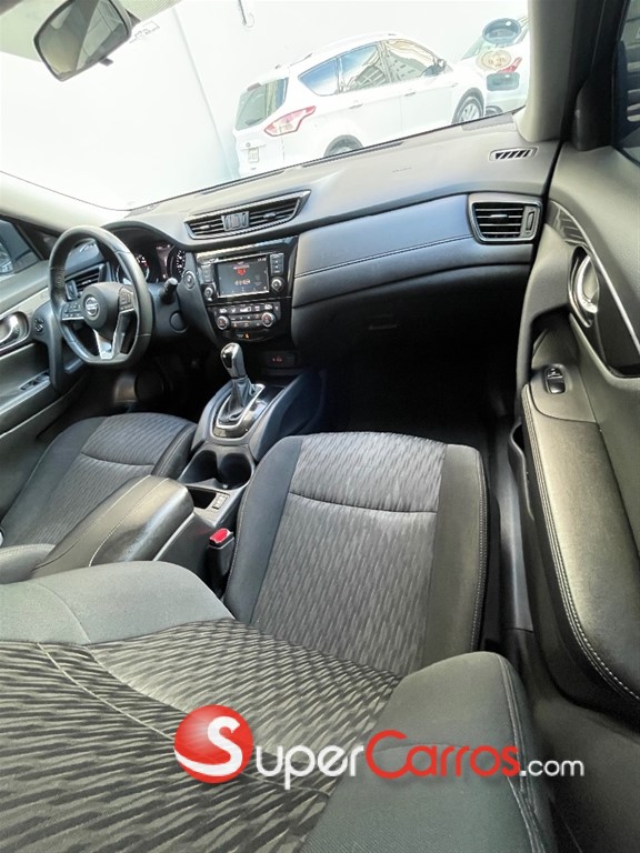 2018 Nissan Rogue MIDNIGHT — foto 11 / 12