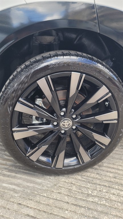 2025 Toyota BZ3X — foto 8 / 12