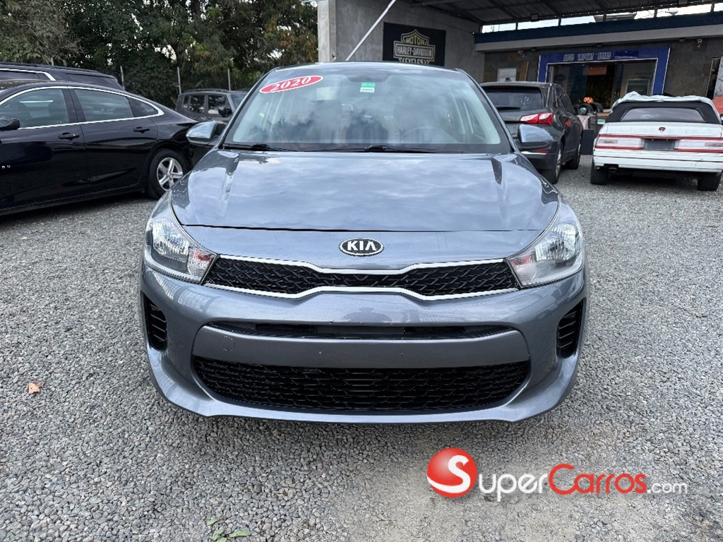 2020 Kia Rio — foto 2 / 10
