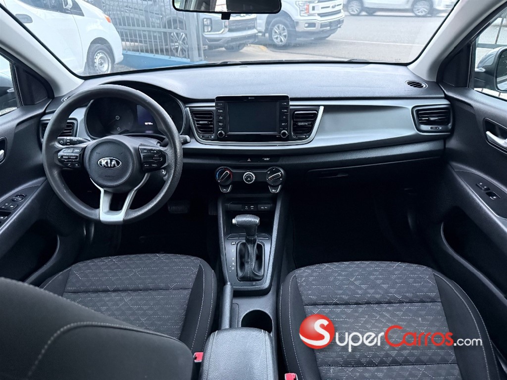 2020 Kia Rio — foto 9 / 10