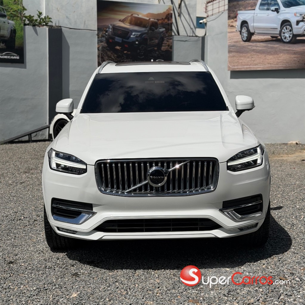 2022 Volvo XC90 B6