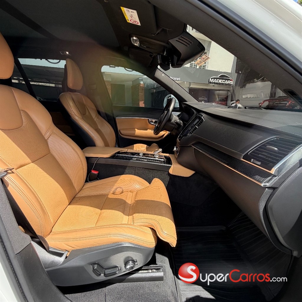 2022 Volvo XC90 B6 — foto 8 / 10