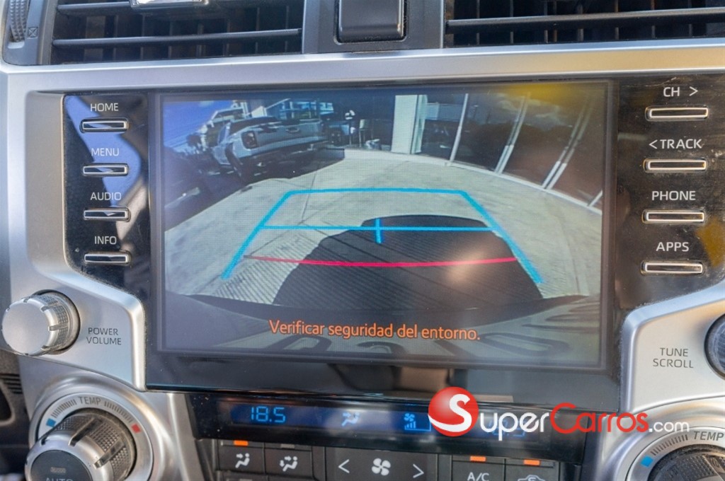 2020 Toyota 4 Runner Limited — foto 8 / 10