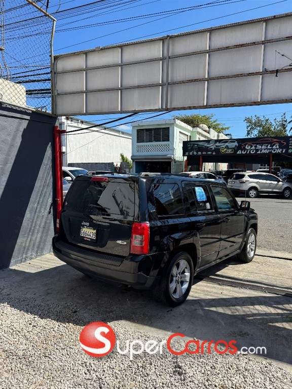 2017 Jeep Patriot Latitude — foto 4 / 10