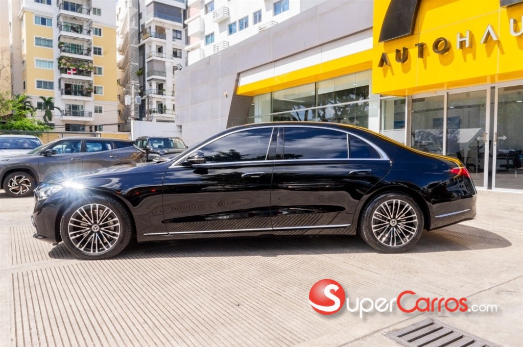 2025 Mercedes-Benz Clase S 500L — foto 2 / 10