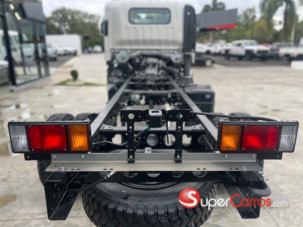 2026 Isuzu NPS 14 Pies — foto 5 / 9