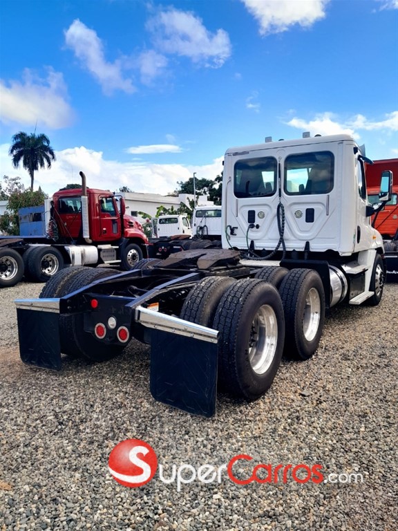 2014 Freightliner Cabezote — foto 7 / 8