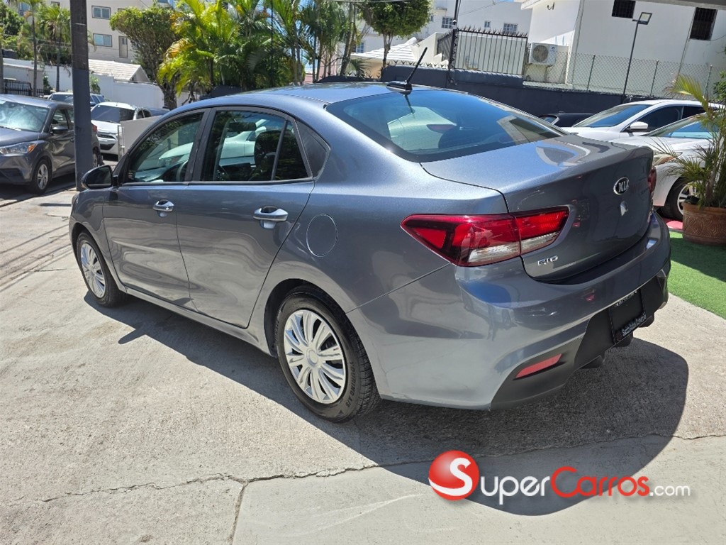 2020 Kia Rio S — foto 4 / 10