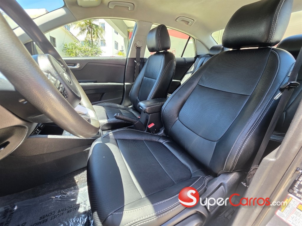 2020 Kia Rio S — foto 7 / 10