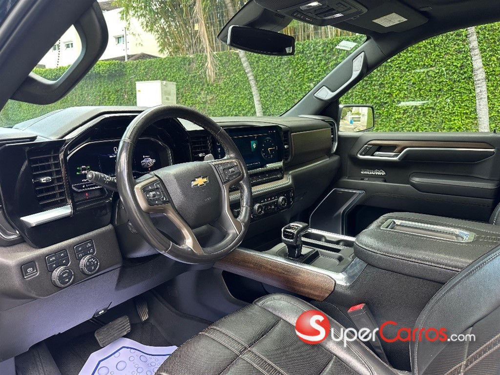 2022 Chevrolet Silverado High Country — foto 9 / 12