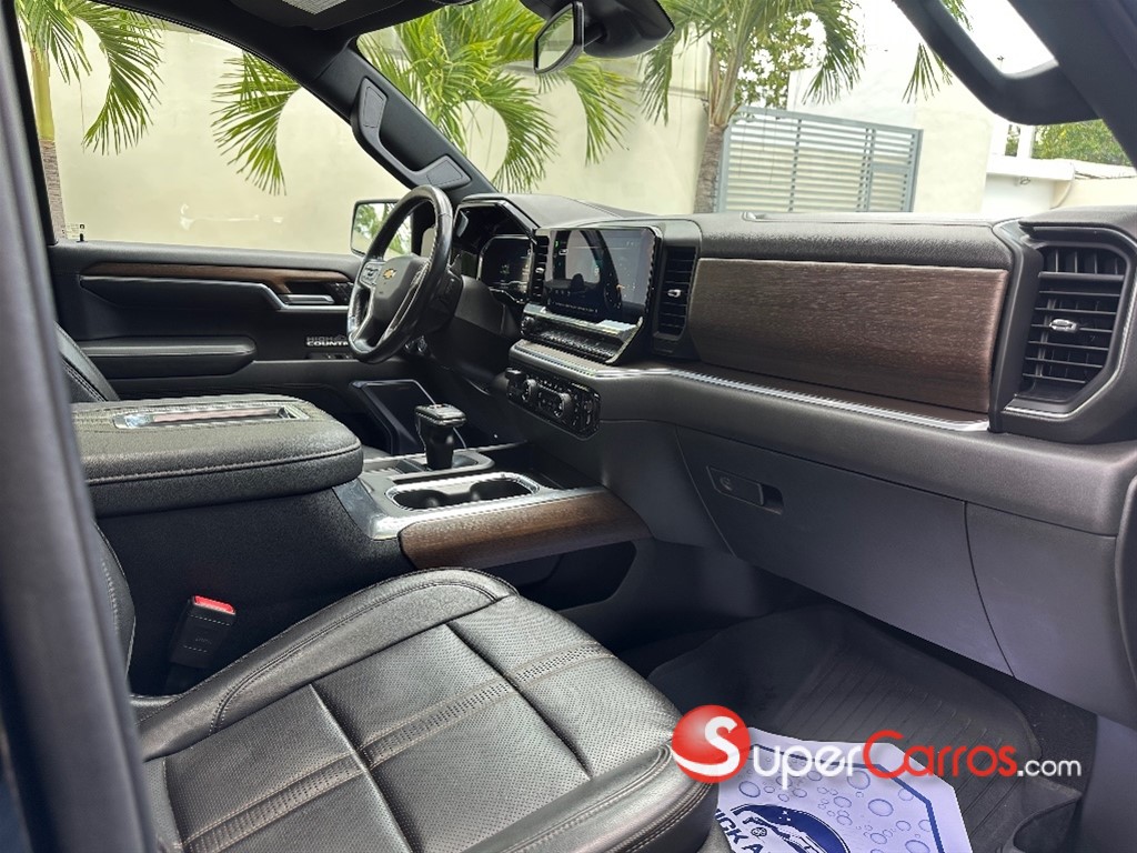 2022 Chevrolet Silverado High Country — foto 10 / 12