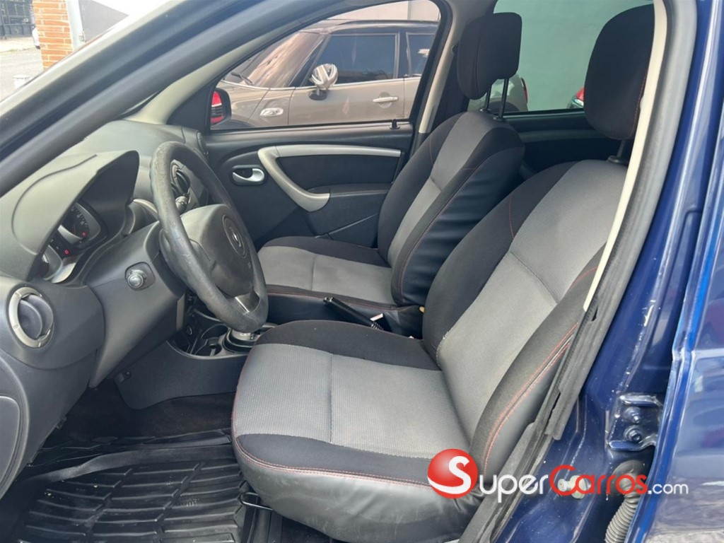 2014 Renault Duster — foto 12 / 12
