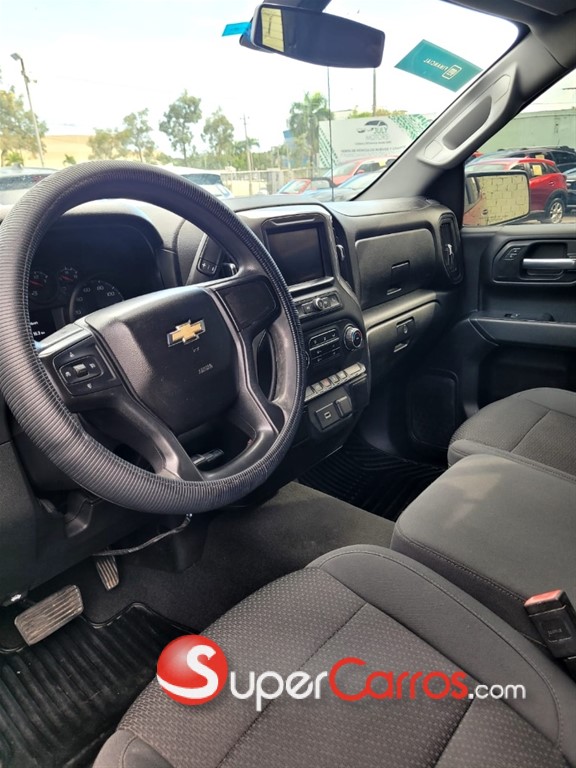 2020 Chevrolet Silverado Custom — foto 8 / 11