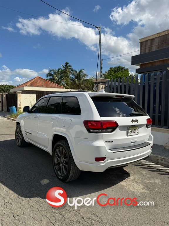 2017 Jeep Grand Cherokee 75 ANIVERSARIO — foto 7 / 12