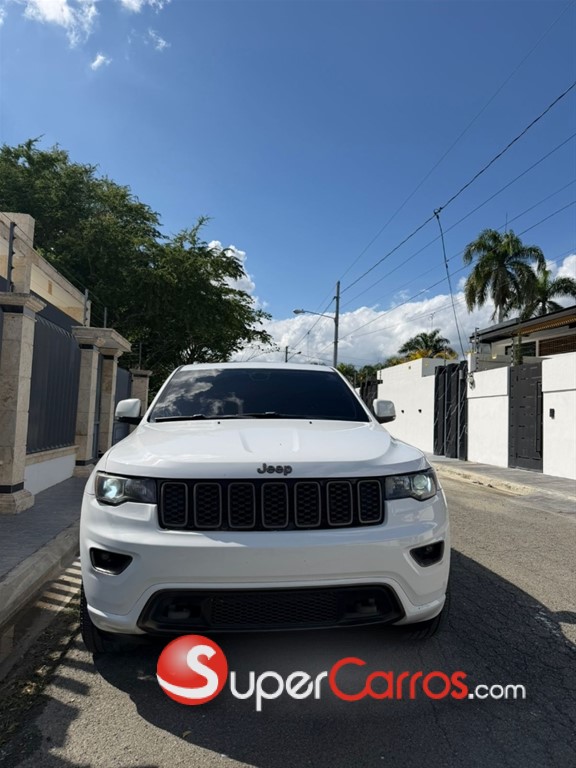2017 Jeep Grand Cherokee 75 ANIVERSARIO — foto 12 / 12