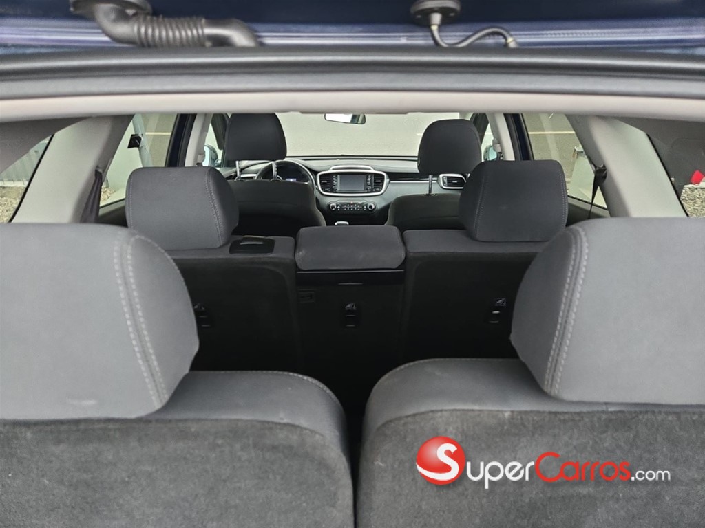 2020 Kia Sorento LX — foto 4 / 7