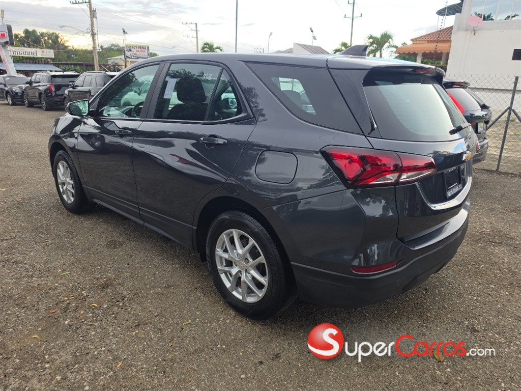 2022 Chevrolet Equinox LS — foto 3 / 8