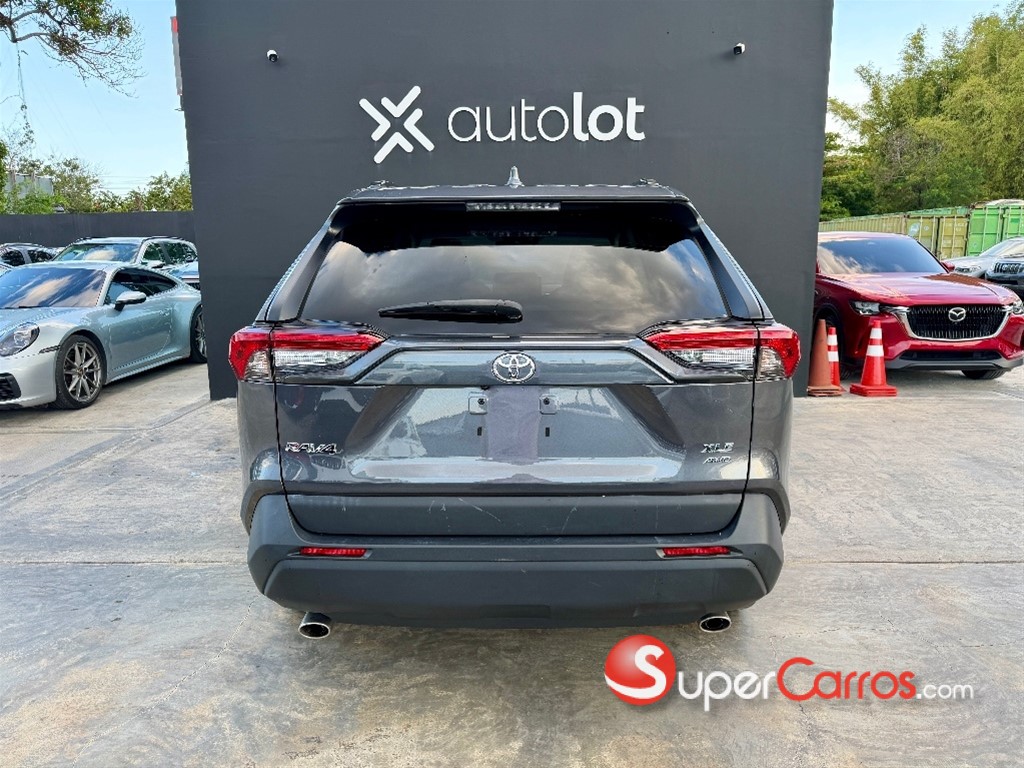 2024 Toyota RAV4 XLE — foto 4 / 9