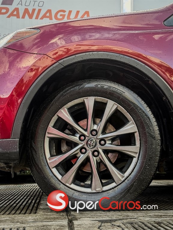 2018 Toyota RAV4 Limited — foto 11 / 12