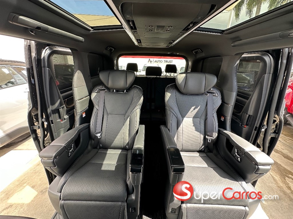 2026 Toyota Alphard Limited Hybrid — foto 9 / 10