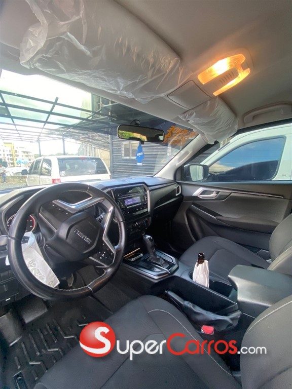 2024 Isuzu DMAX — foto 2 / 11