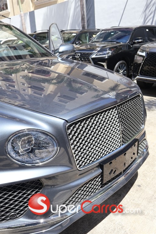 2022 Bentley Bentayga Speed — foto 3 / 8