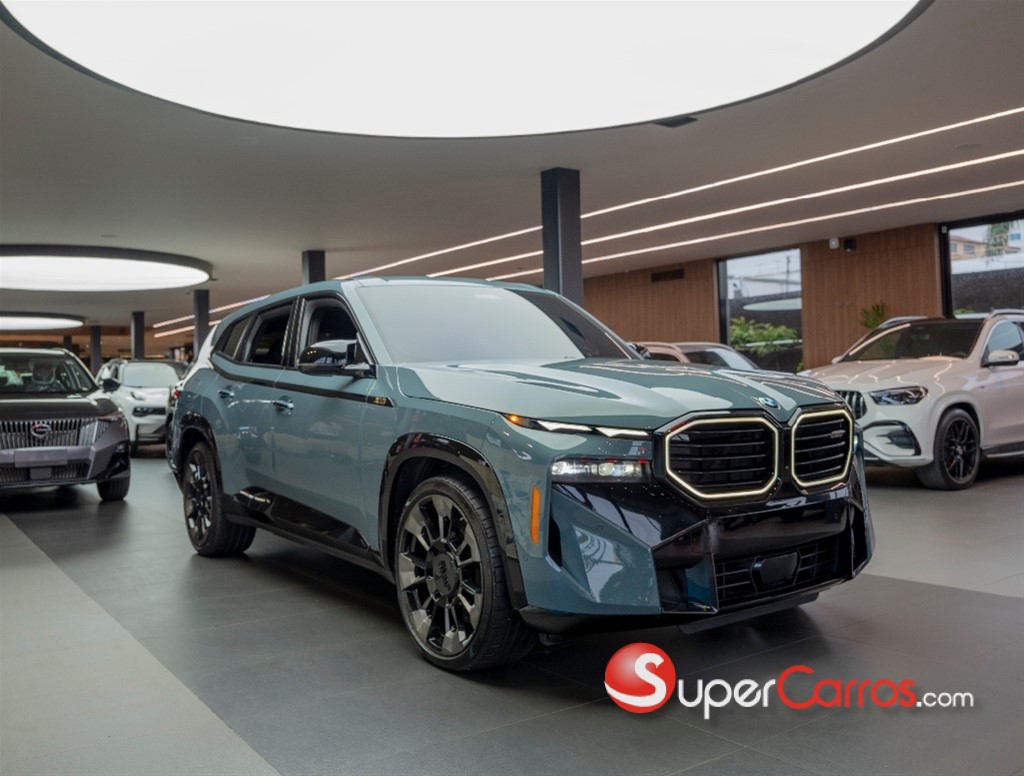 2024 BMW XM — foto 8 / 10
