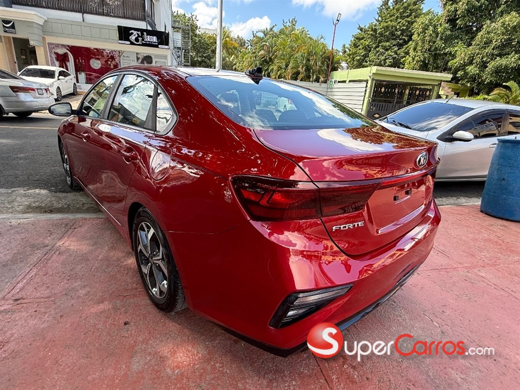 2020 Kia Forte LXS — foto 7 / 12