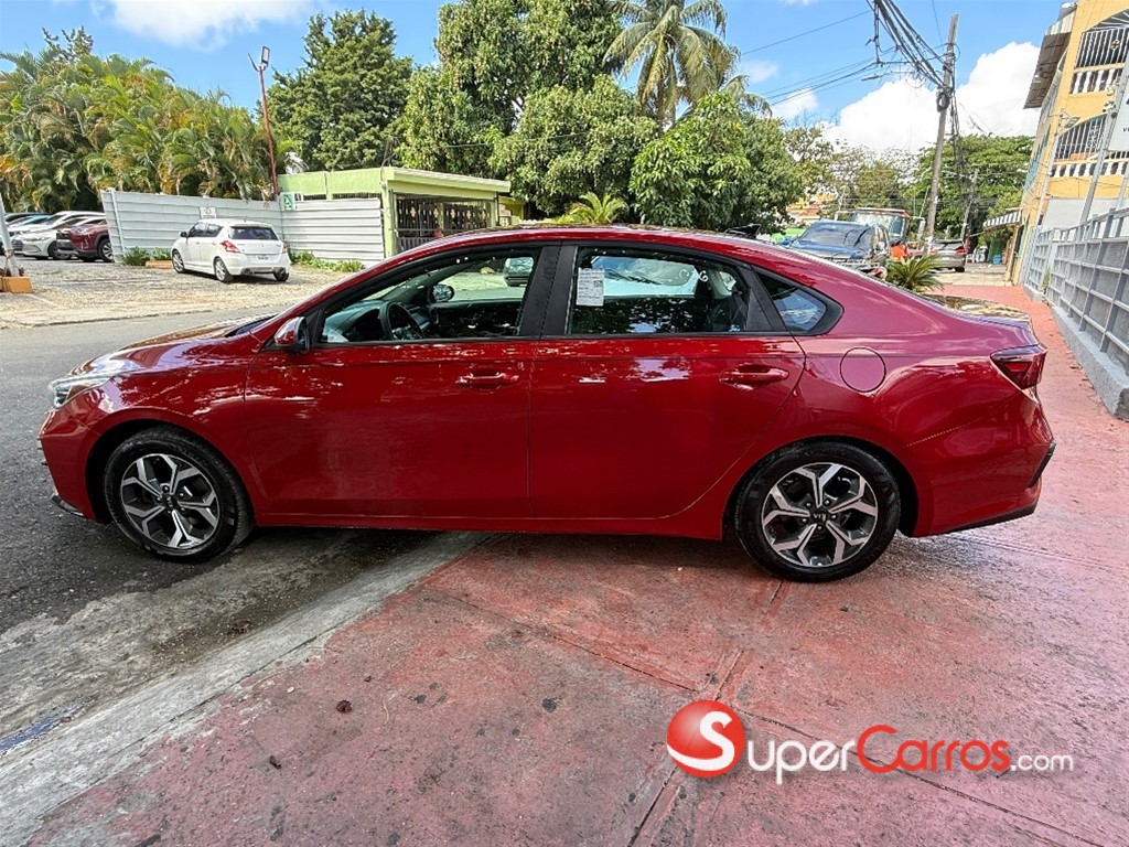 2020 Kia Forte LXS — foto 8 / 12
