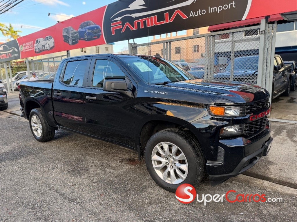 2020 Chevrolet Silverado Custom — foto 2 / 11