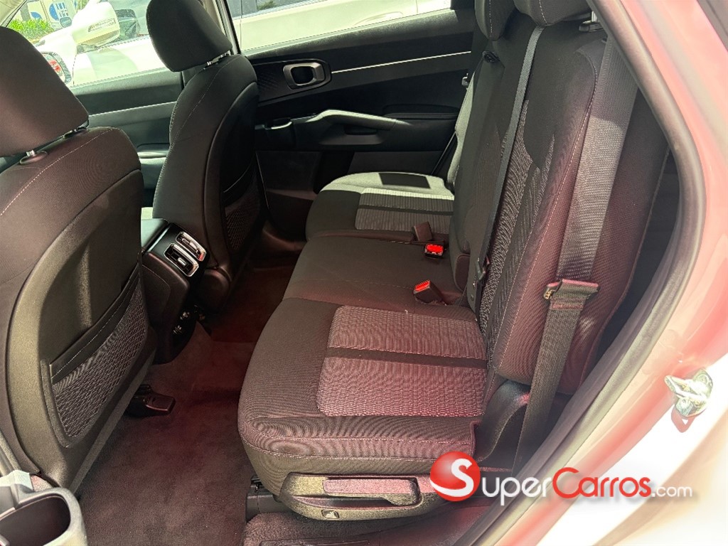 2023 Kia Sorento LX — foto 6 / 9