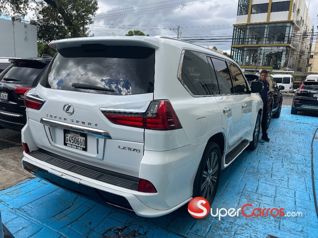 2016 Lexus LX 570 — foto 2 / 9