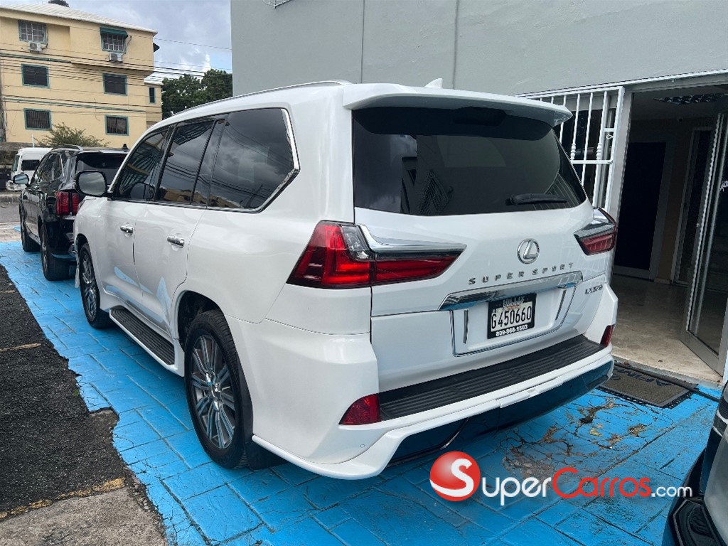 2016 Lexus LX 570 — foto 3 / 9