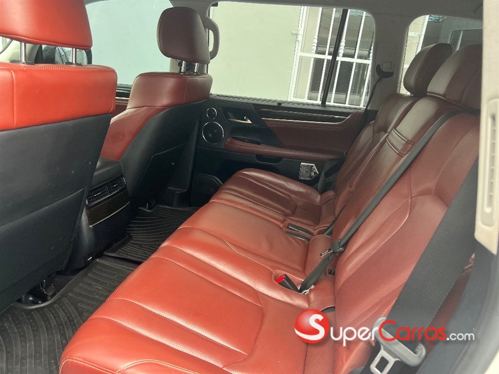 2016 Lexus LX 570 — foto 5 / 9