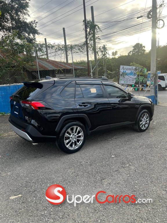 2020 Toyota RAV4 XLE Premium — foto 6 / 10