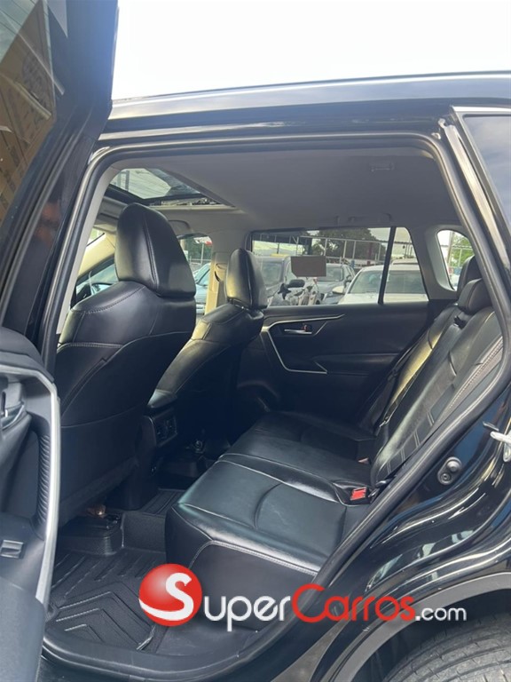 2020 Toyota RAV4 XLE Premium — foto 10 / 10