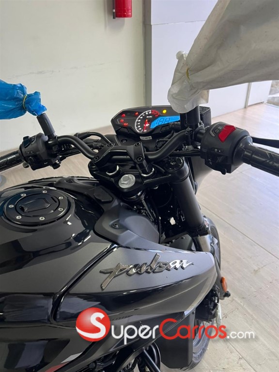 2025 Bajaj Pulsar — foto 6 / 10