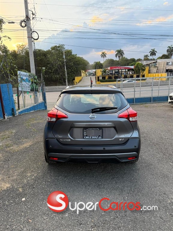 2020 Nissan Kicks SV — foto 5 / 10
