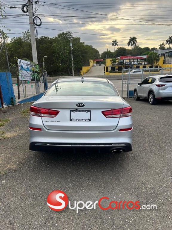 2020 Kia Optima LX — foto 4 / 9