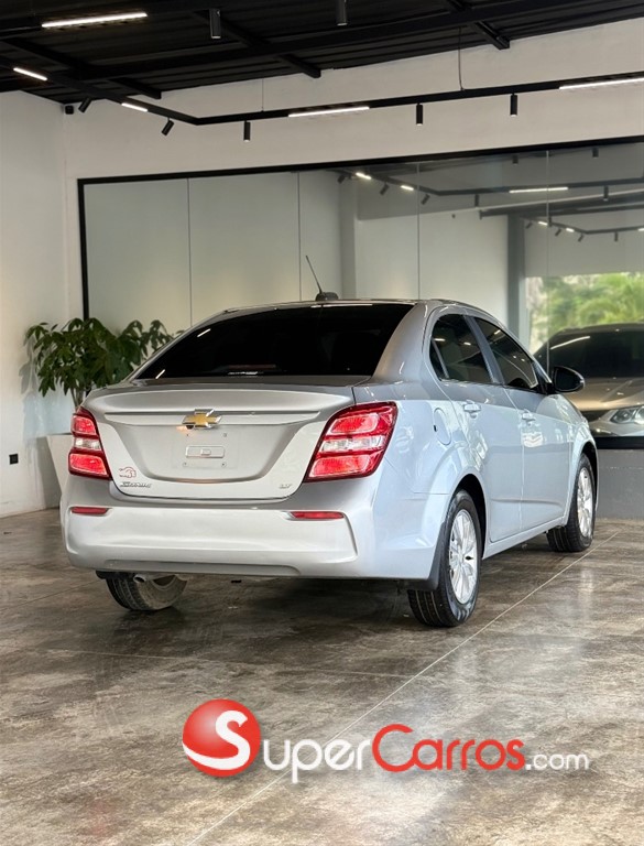 2017 Chevrolet Sonic LT — foto 7 / 11