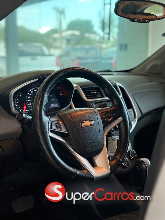 2017 Chevrolet Sonic LT — foto 8 / 11