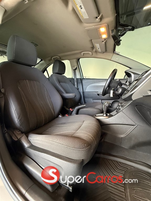 2017 Chevrolet Sonic LT — foto 10 / 11