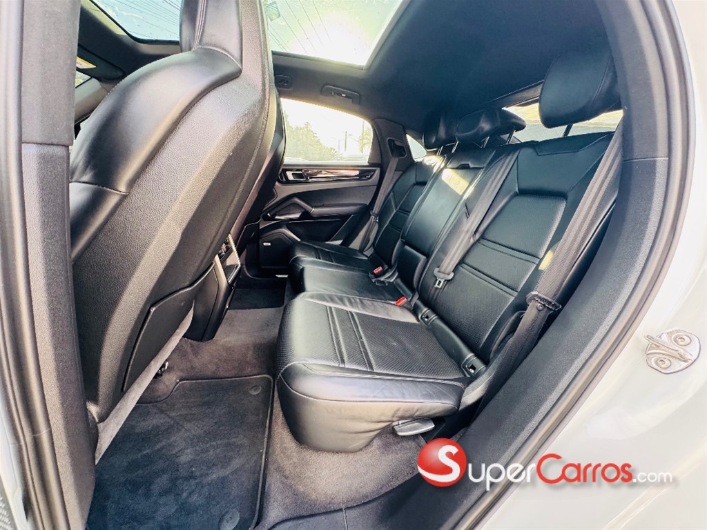 2020 Porsche Cayenne Coupe — foto 6 / 12