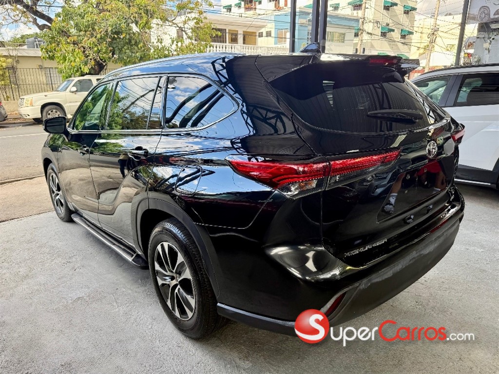 2021 Toyota Highlander XLE — foto 4 / 12